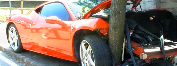 Ferrari 458 Italia crash