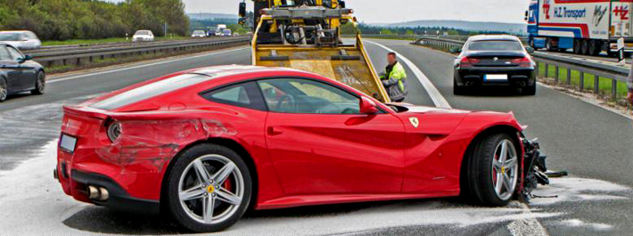 Ferrari F12berlinetta vs. svodidla