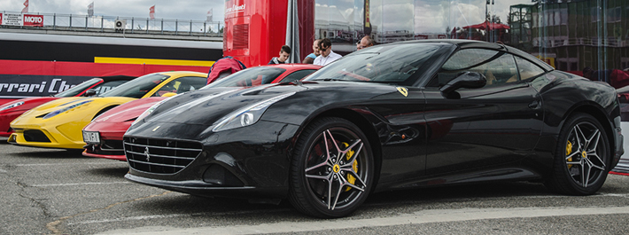 Ferrari California T - Turbo v černém